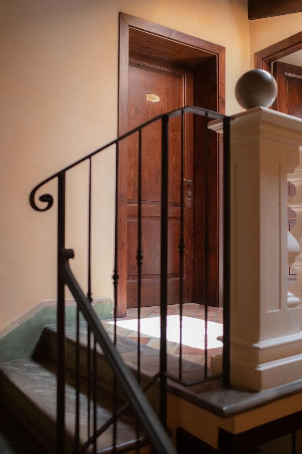 Locanda Le Logge Urbisaglia Exterior foto