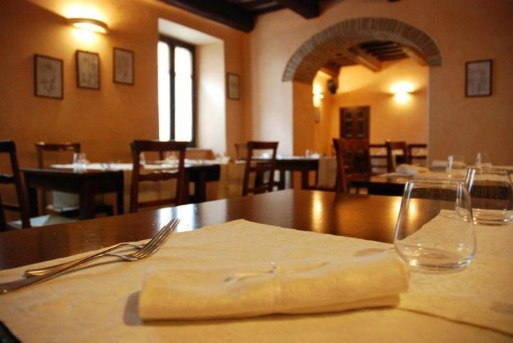 Locanda Le Logge Urbisaglia Exterior foto