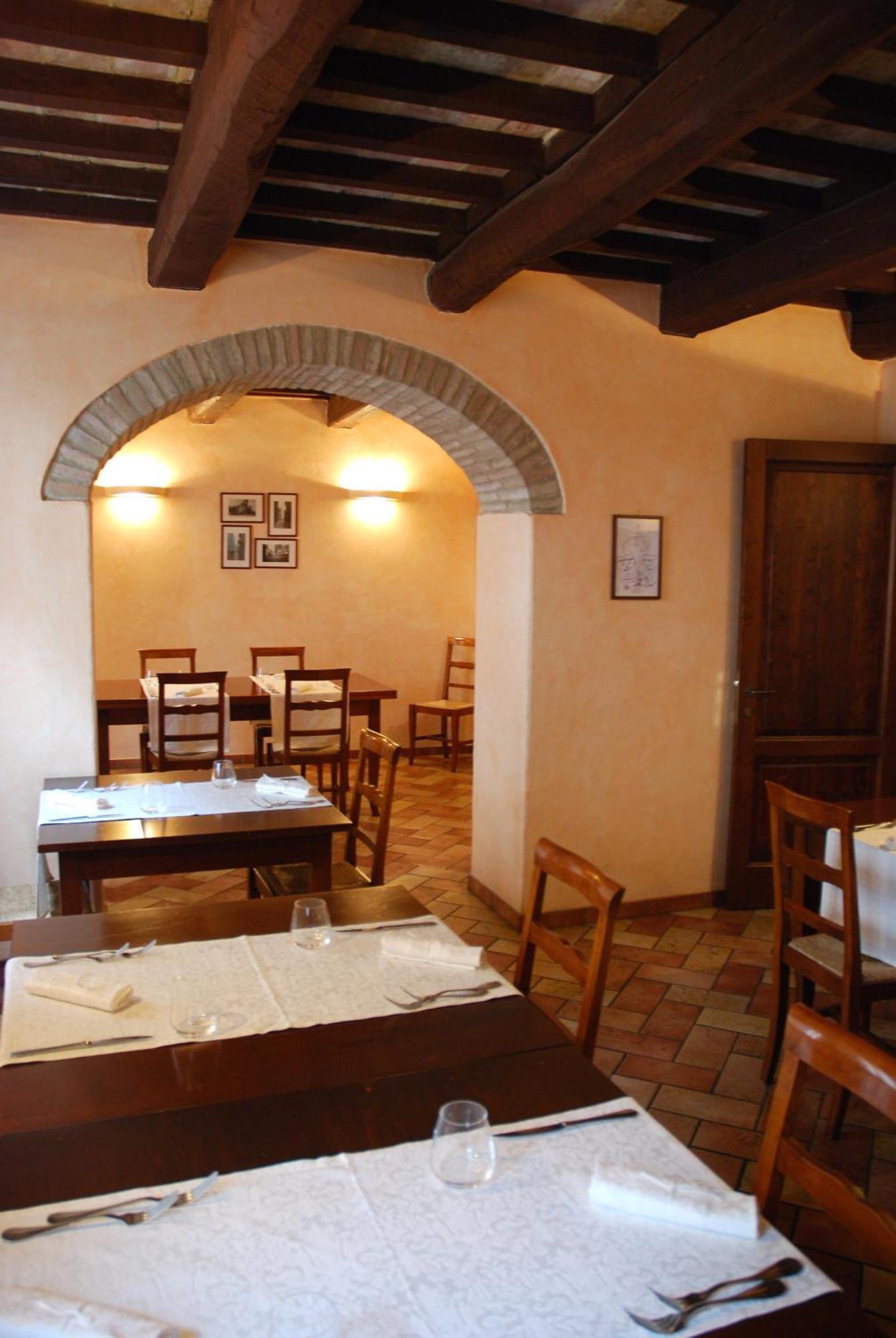 Locanda Le Logge Urbisaglia Exterior foto