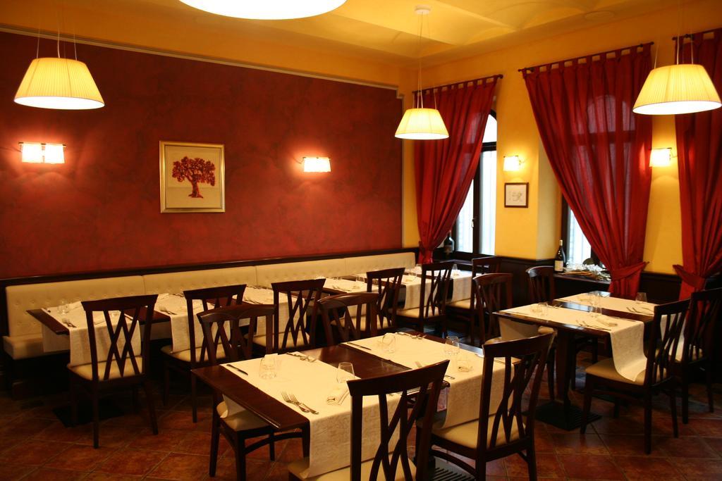 Locanda Le Logge Urbisaglia Exterior foto